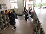 1年生は初めての検温チェック