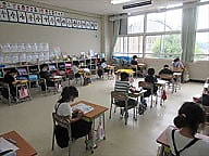 できるだけ距離をとって・・・