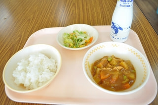 給食（４月９日）