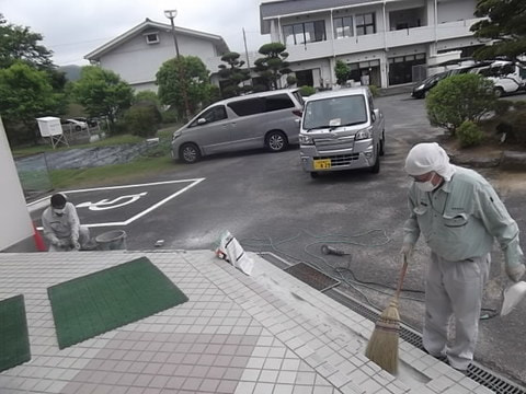 20210514　genkan_tairu.JPG