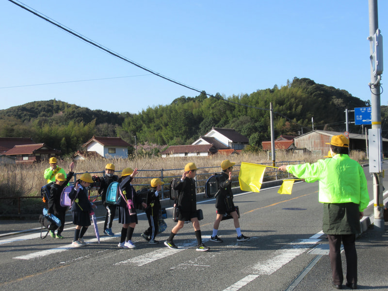 お世話になります!朝の交通立哨