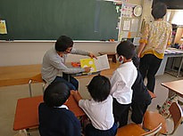 朝の読み聞かせがありました