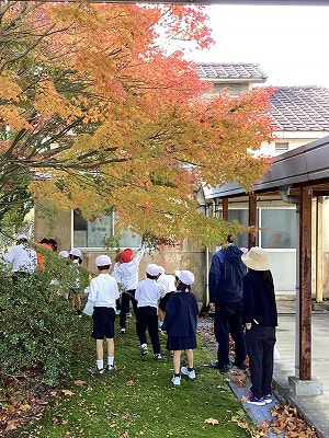 万倉小学校の1・2年生がきました!