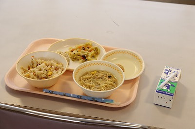 給食試食会がありました