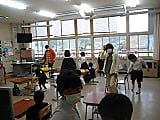 上級生が、1年生のお世話を!