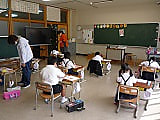 自画像を描いています!(低学年)
