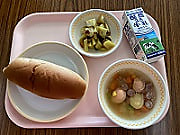 給食で、吉部小でとれたサツマイモが使われました!
