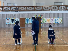 卒業式の練習が始まっています!