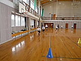 体育館で、持久走大会の練習を!