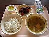 今日の給食には、子ども達が収穫したサツマイモが!