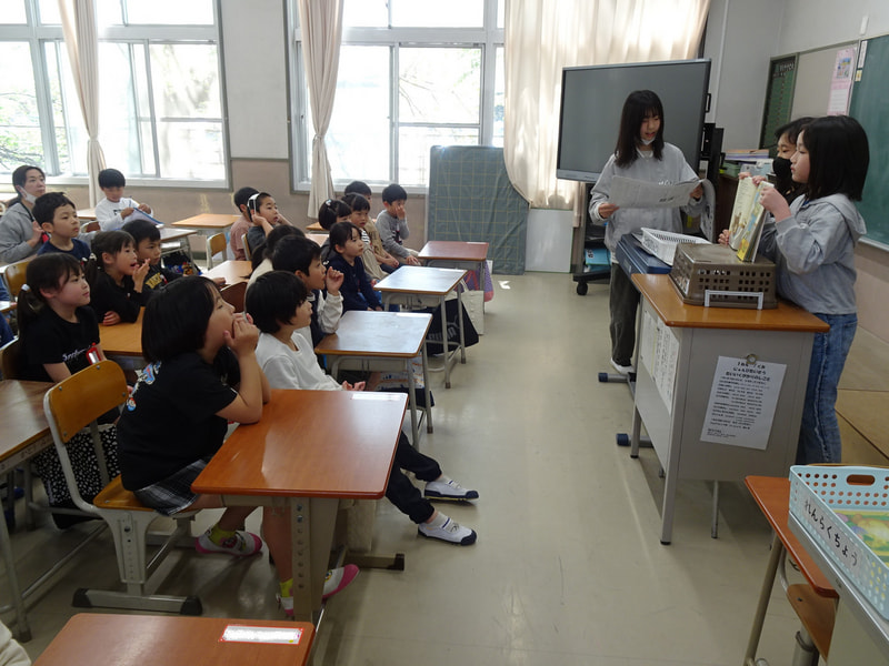 図書委員会による読み聞かせ