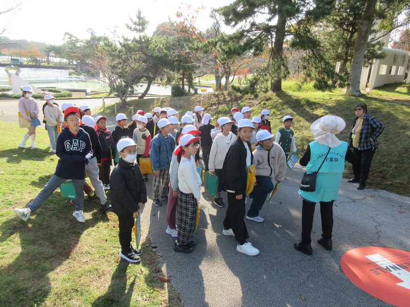 4年生 ビエンナーレ見学