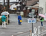 朝の見守り・あいさつ運動~卒業生ボランティア~