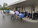 中学生といっしょにあいさつ運動
