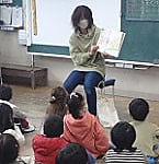 楽しい朝の時間~読み聞かせ~