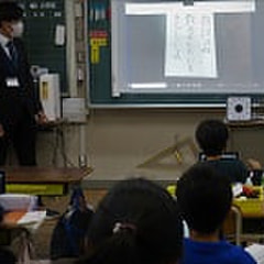 国語公開授業~3年「カンジ―はかせの音訓かるた」~