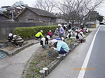 年度末の校庭清掃