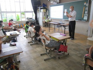 スクールカウンセラーによる授業(4年生)
