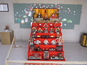 ひな人形登場!