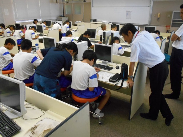 8/8 自主学習会が続いています