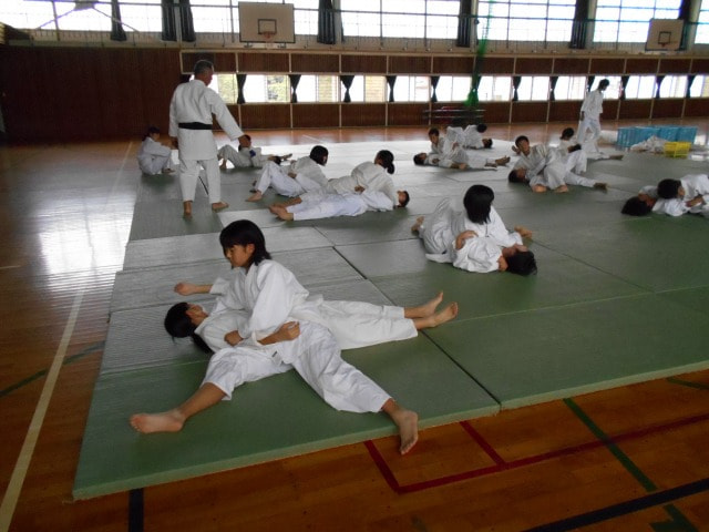10/2 体育の授業で柔道を学んでいます