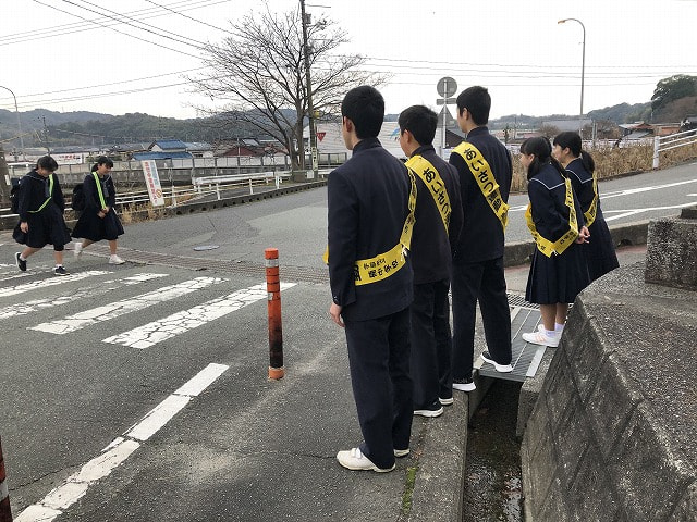 1/22 生徒会が朝の挨拶運動を行いました