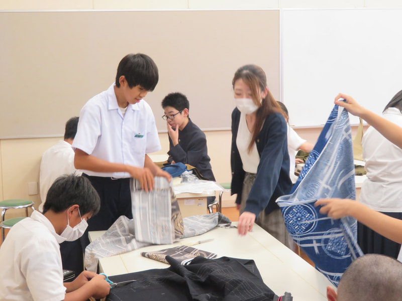 10月3日(木) 2年生:家庭科裁縫ボランティア