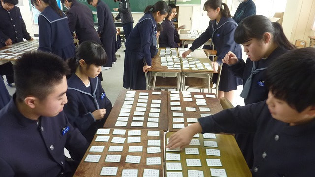 1/17 百人一首かるた大会を行いました