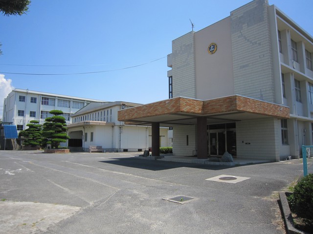 学校写真.jpg