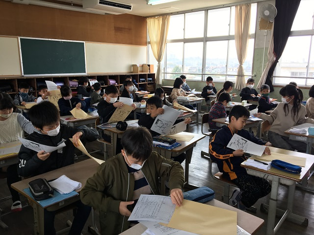 R20408008.JPG