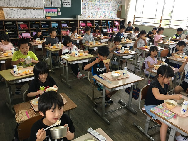 久しぶりの給食!!本格的に学校再開