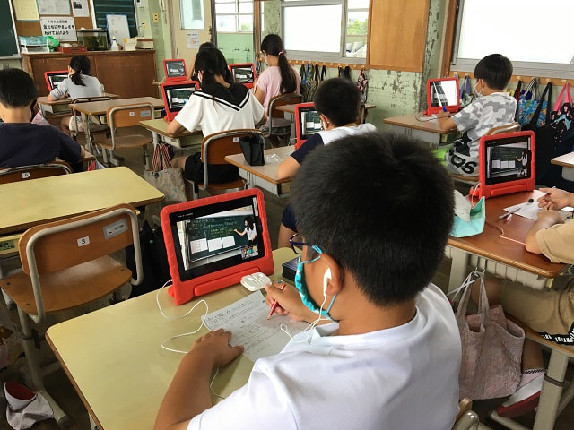 同時双方向型オンライン授業の導入に向けて