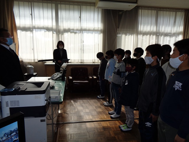 宇部市児童作品展覧会の表彰式実施