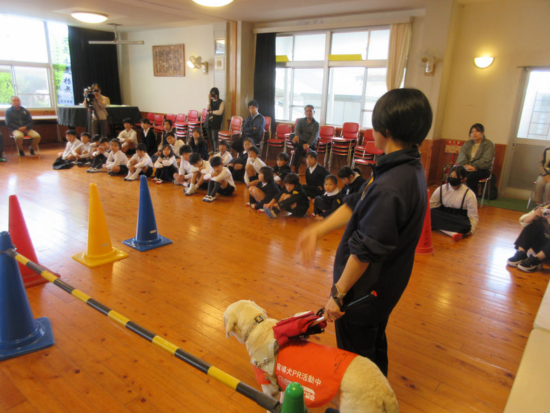11月11日(月) 盲導犬学校キャラバン