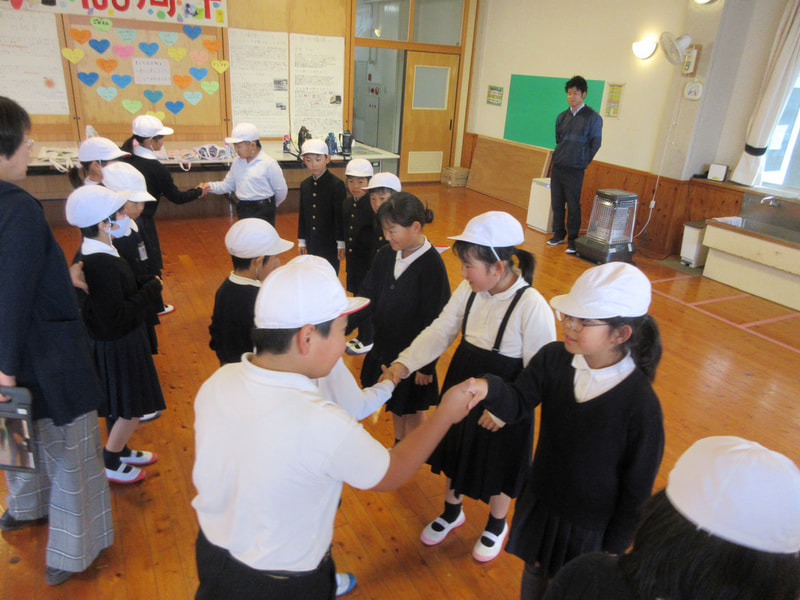 11月29日(金) ようこそ万倉小へ!! ~吉部小との交流学習(3・4年生)~