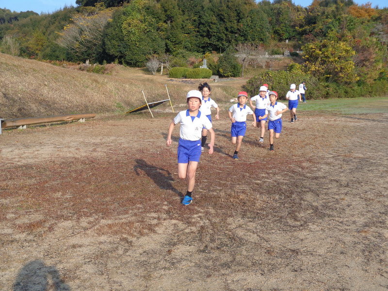 12月3日(火) ゴールまで走り抜いた!! 《校内持久走大会》