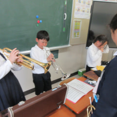 新曲にチャレンジ中!! 万倉小マーチングバンド