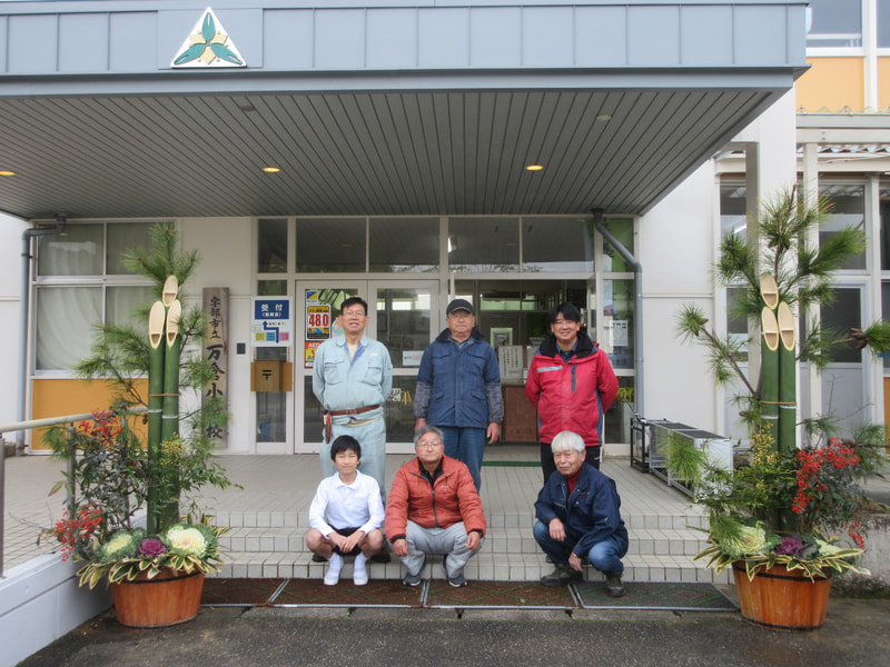 12月20日(金) 学校に門松!!