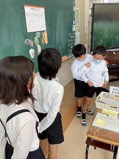3・4年生 吉3・4年生 吉部小・万倉小合同食育活動部小・万倉小合同食育活動