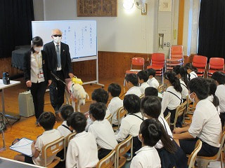 10月19日 人権に関わる参観日・講演会