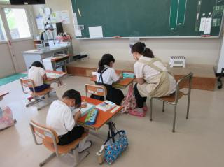 1.2年生 読書ノートに記録中
