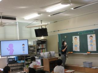 3・4年生 藤永養護教諭による保健指導