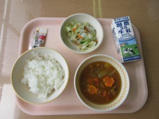 全校 万倉小学校産4つの野菜が給食に登場