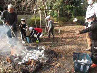 1・2年生 焼き芋大会 in 宮尾八幡宮