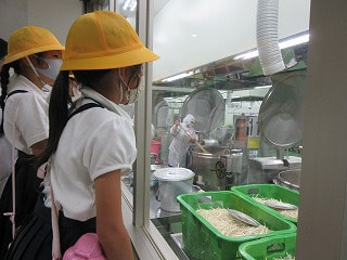 3.4年生が社会見学に行きました