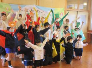 1・2年生 吉部小1・2年生万倉留学&ゴハンジャー登場