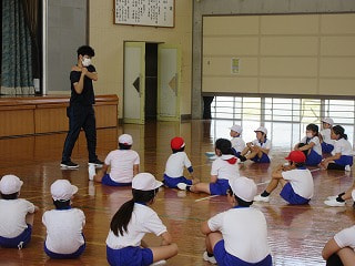 5月16日(火) 全校体育で体力アップ!!