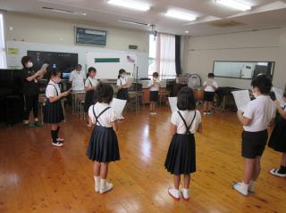 3・4年生 「岩戸神楽舞」に向けて