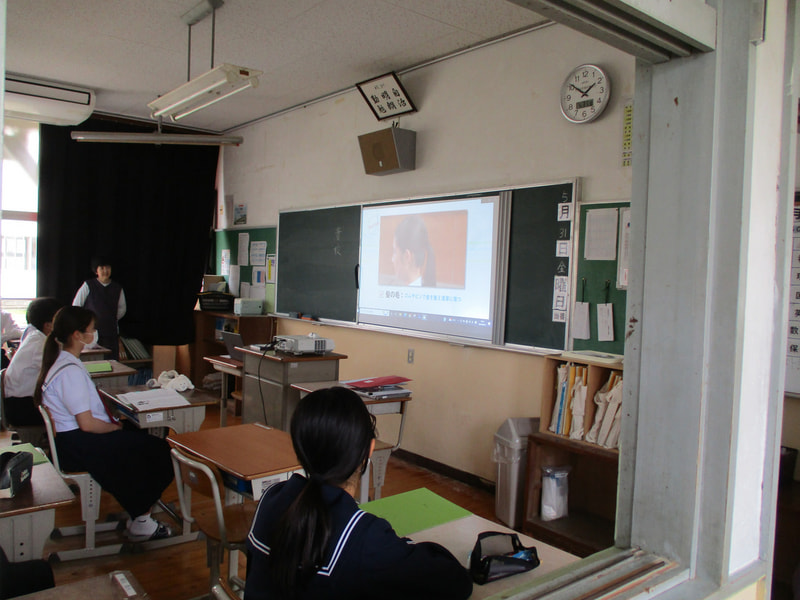 進路学習の一環として面接練習をしました。