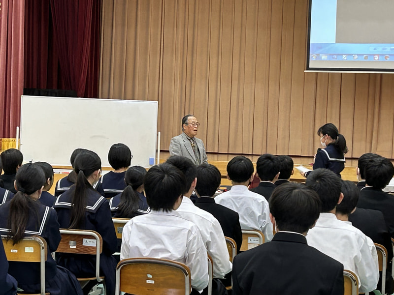 1年生講演会「むかし むかし」がありました。